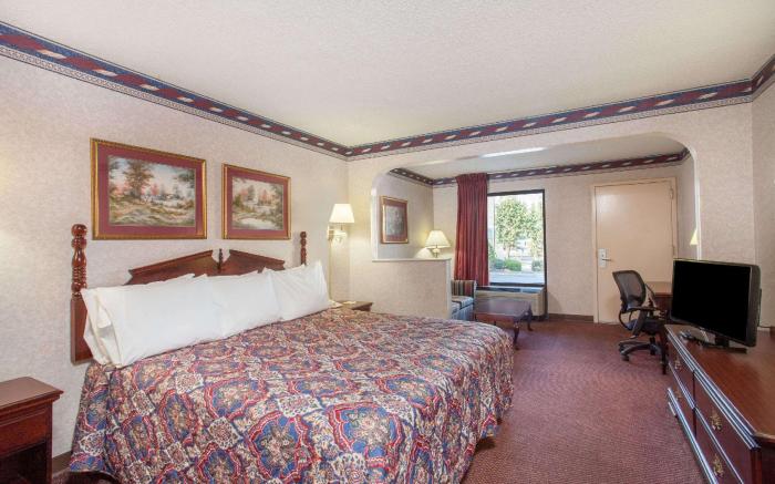 Days Inn by Wyndham Saint Pauls