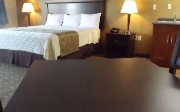 GuestHouse Inn & Suites Montesano