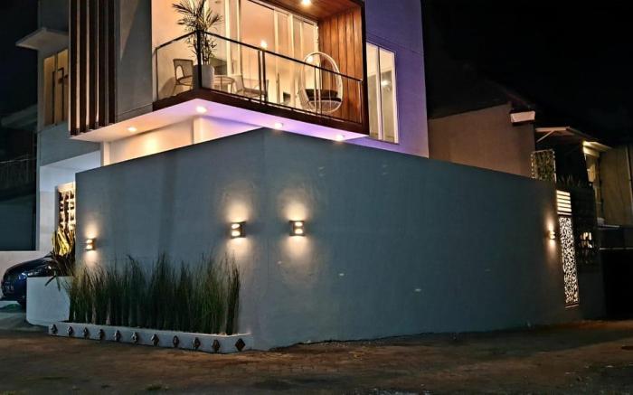 White House Villa Batu . Private Pool. 3 KT. 3 KM 