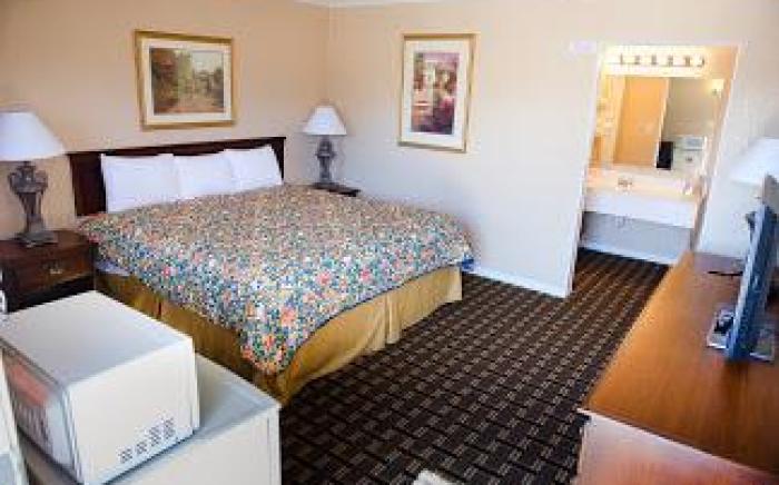 Grand View Plaza Inn & Suites