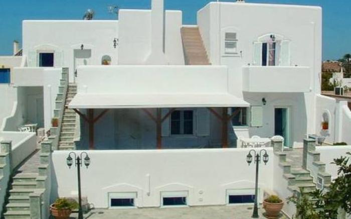 Kontaratos Studios & Apartments
