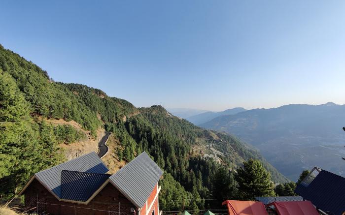Gadegal Homestay Narkanda Room and Pahadi Cafe 