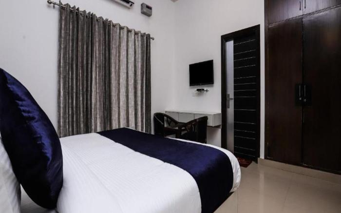 Hotel Vizima Palace - Near Wave City Centre