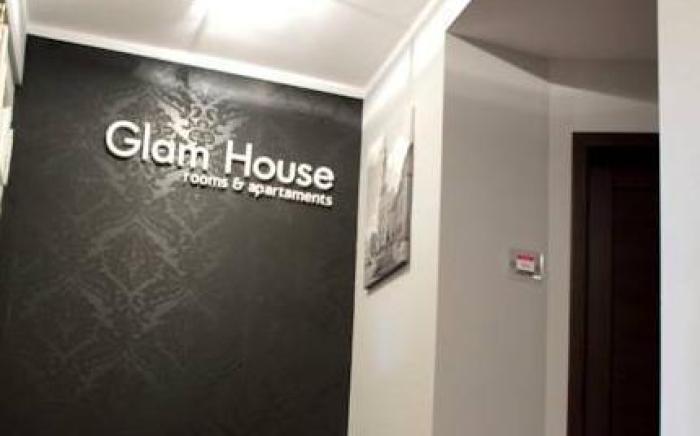 Glam House Apartments