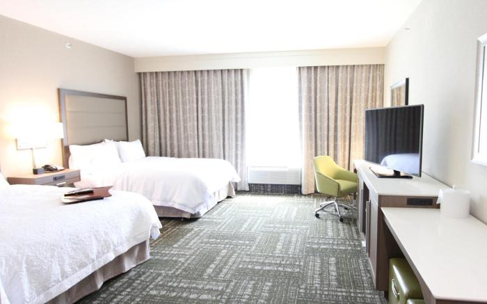 Hampton Inn & Suites Dallas Market Center