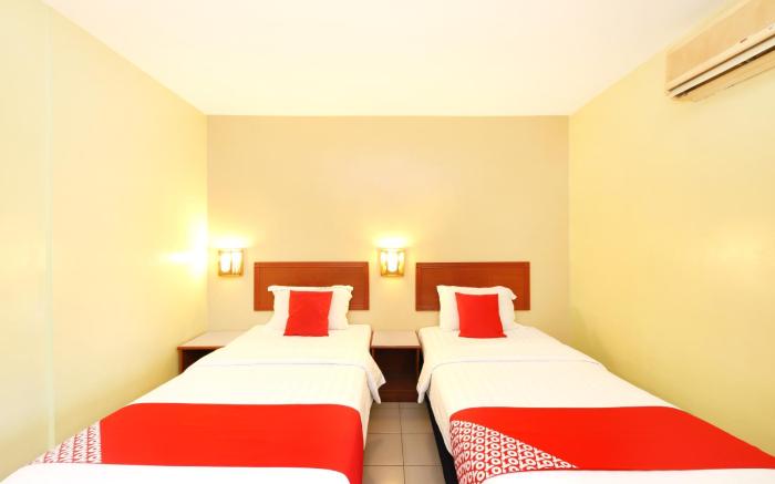 Super OYO 447 Comfort Hotel Meru
