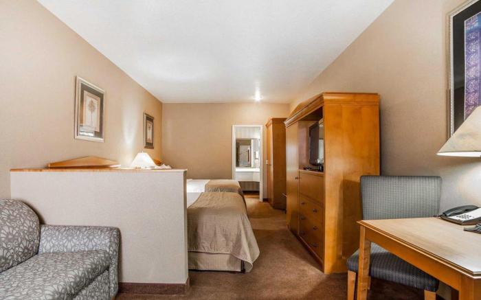 Clarion Suites St. George Convention Center Area