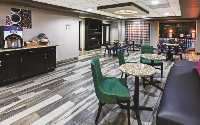La Quinta Inn & Suites by Wyndham Denison - N. Lake Texoma