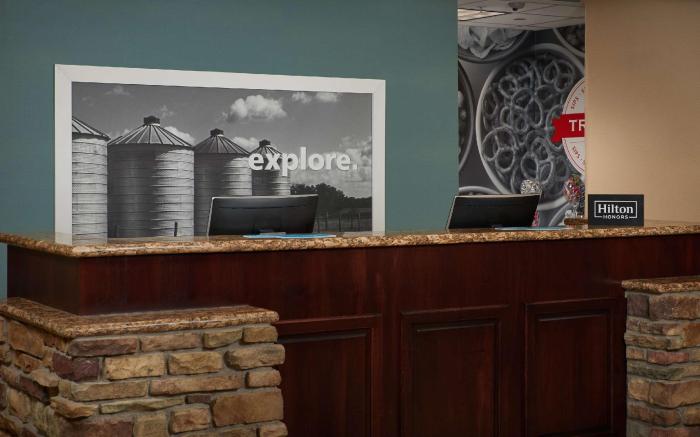 Hampton Inn & Suites Rogers