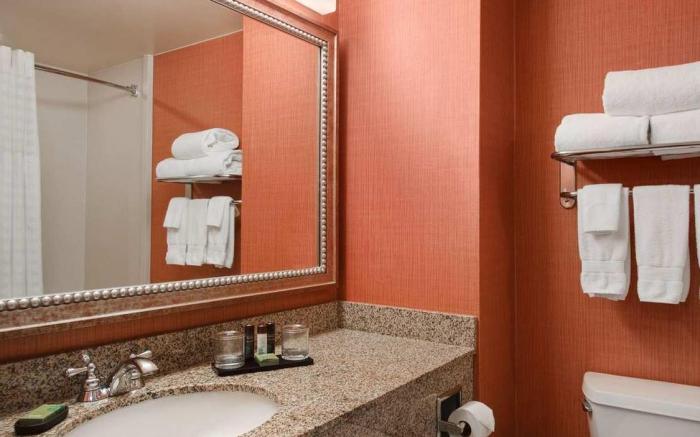 Embassy Suites by Hilton Hampton Conv. Center