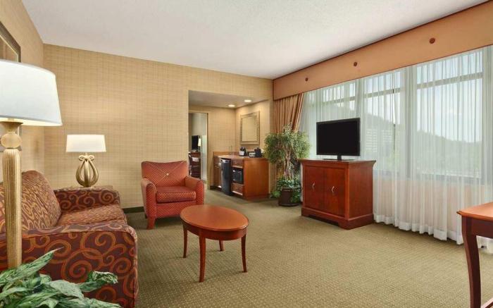 Embassy Suites by Hilton at Hot Springs Convention Center