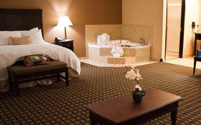 Hampton Inn and Suites Pine Bluff