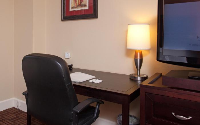 Hampton Inn & Suites Stamford