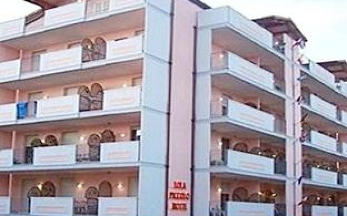 Lola Piccolo Hotel e Appartamenti
