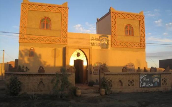 Riad Aicha & Camel Trekking