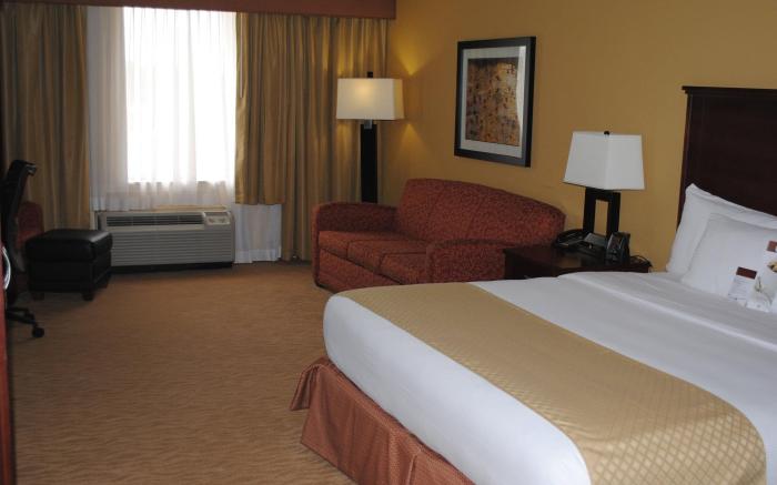 DoubleTree by Hilton Fayetteville