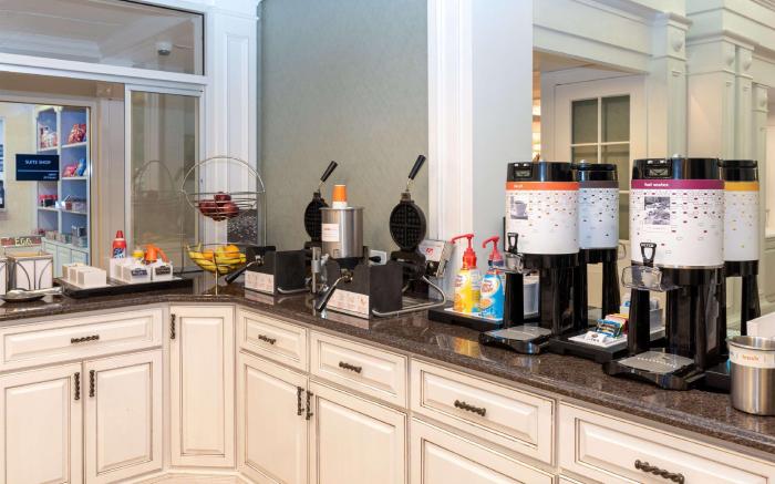 Hampton Inn & Suites Charlotte/SouthPark at Phillips Place