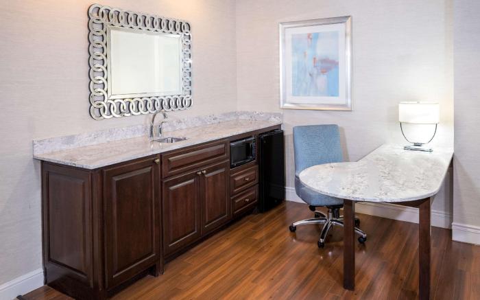 Hampton Inn & Suites Charlotte/SouthPark at Phillips Place
