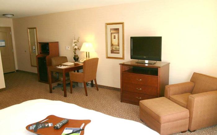 Hampton Inn & Suites West Bend