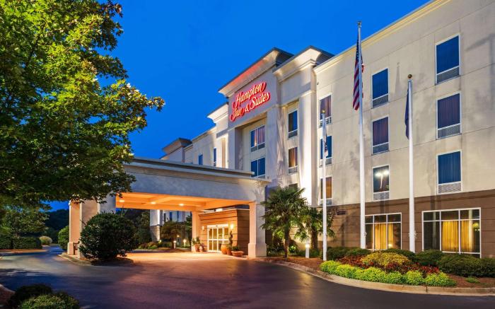 Hampton Inn & Suites Clinton - I-26