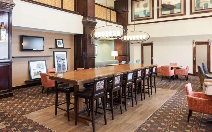 Hampton Inn & Suites Dallas-Arlington-South