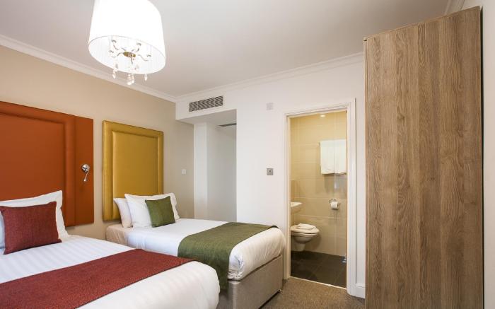 J Hotel London