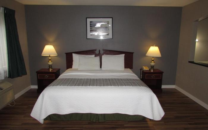 FairBridge Inn and Suites DuPont