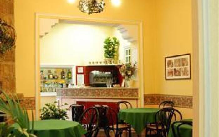 Hotel Iris Crillon