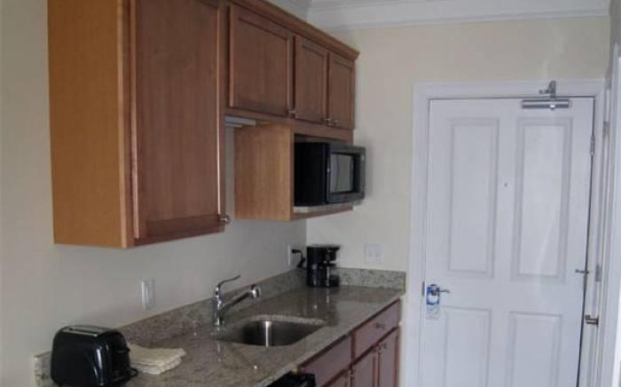 Atlantic Breeze Suites