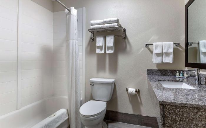 Quality Inn & Suites Spring Lake - Fayetteville near Fort Bragg