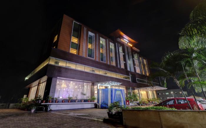Treebo Premium Pearl Avenue, Ring Road
