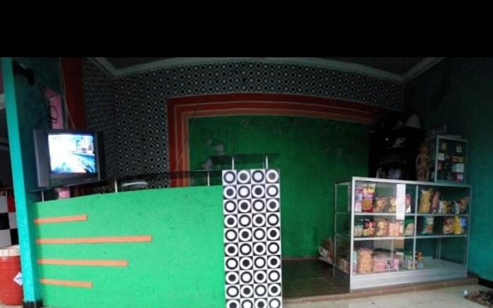 OYO Life 90646 Villa Karsinem Pasuruan