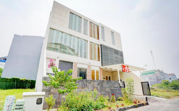 SUPER OYO 90606 Glass House Citraland