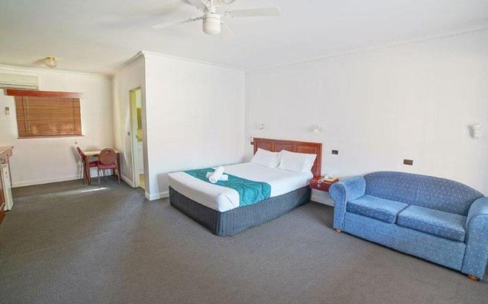 Country 2 Coast Motor Inn