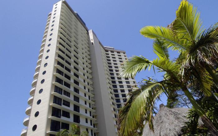 BreakFree Acapulco Surfers Paradise
