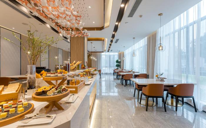 Atour Hotel Hangzhou Linping Chongxian Shangyi Plaza