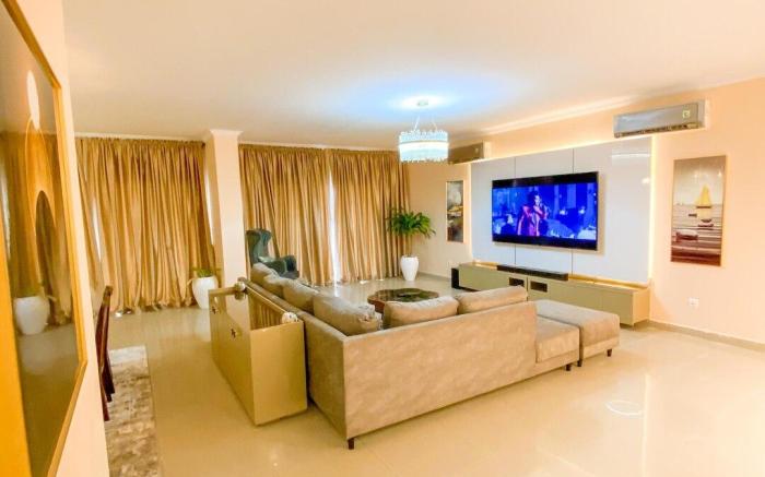 Premium 2 Bed Apartment with View - Mason