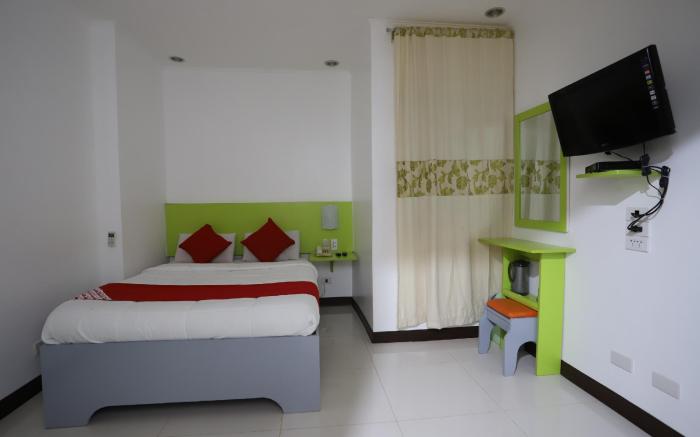 OYO 210 Apple Tree Suites