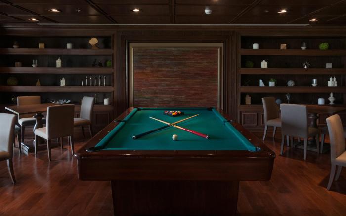 Twin Lakes Hotel
