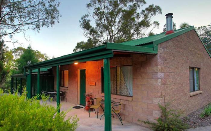 Murray Gardens Country Cottages & Motel
