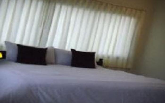 Albatross Guesthouse @ Thungwualaen Beach