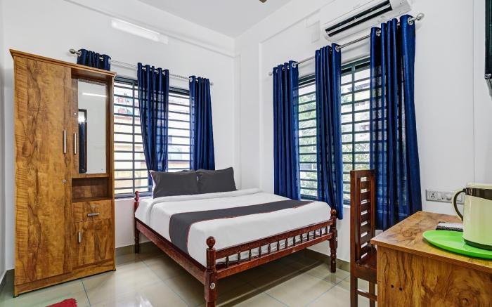 NIRUPAMA HOTEL ALUVA