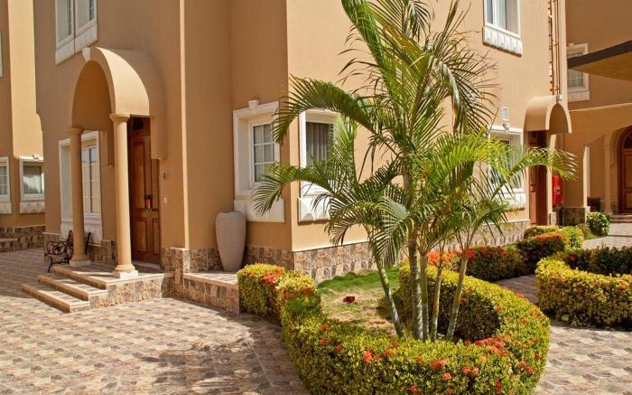 OYO 614 Jumeirah Villas