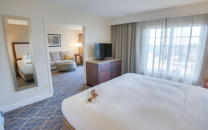 DoubleTree Suites by Hilton at The Battery Atlanta