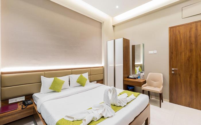 Hotel Seven Oaks