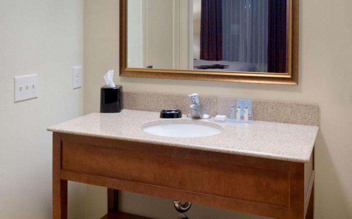 Hampton Inn & Suites Holly Springs