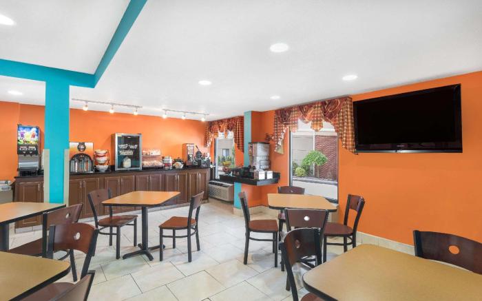 Howard Johnson by Wyndham Chattanooga Lookout Mountain I-24