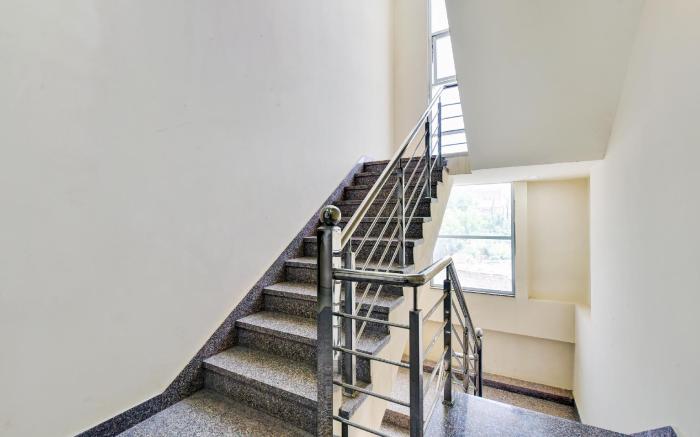 Hotel O Arn Plaza