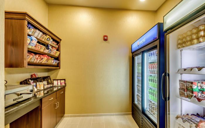 Cobblestone Inn & Suites - Waverly