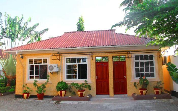 Okavango Lodge